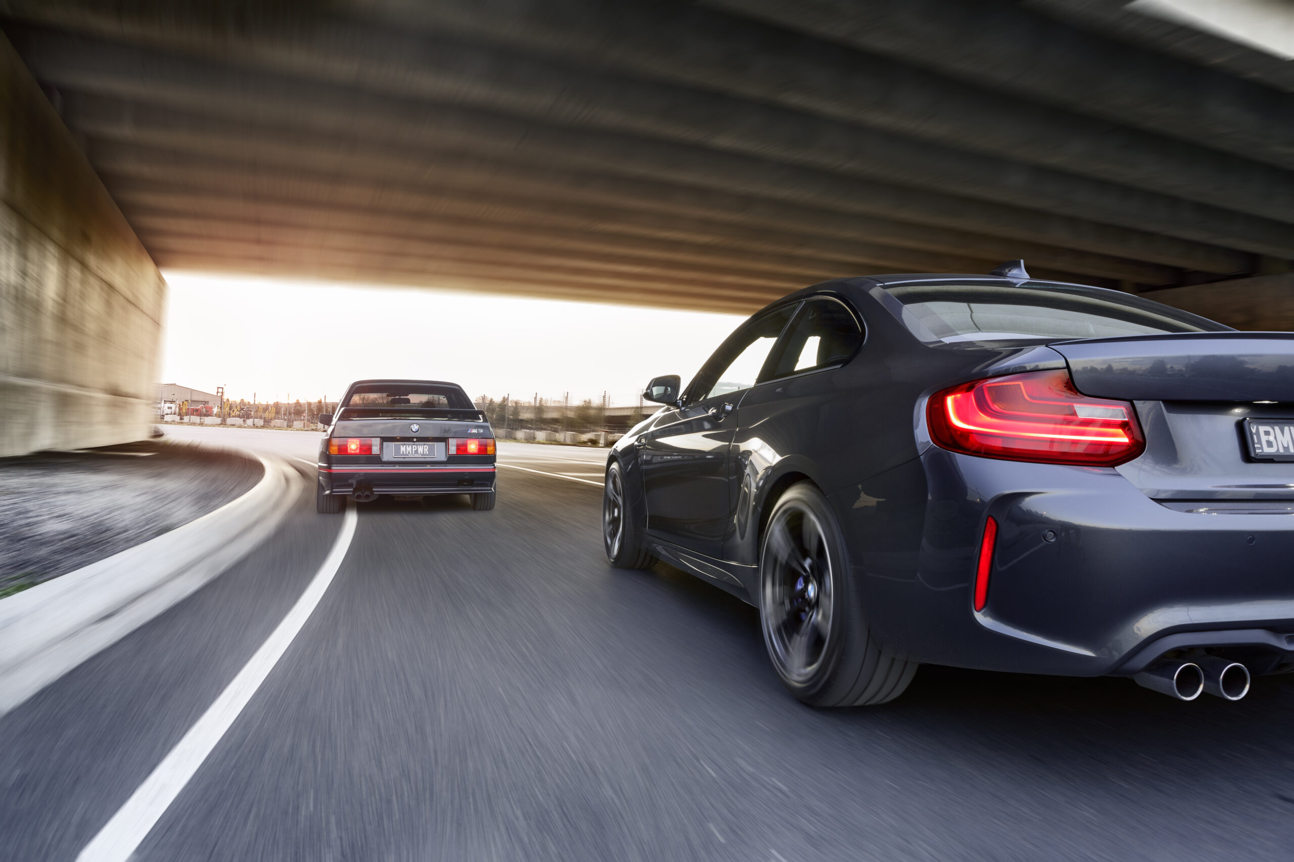 BMW M2 vs M3 (2016)