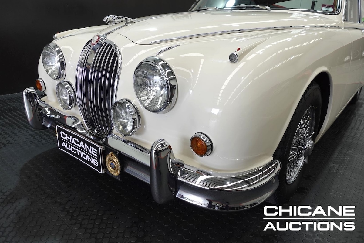 Jaguar Mk II 3.8 – racer's weapon and the perfect getaway car