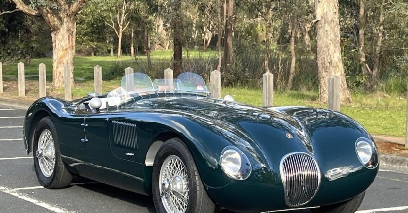 1952 Jaguar C-type tribute – today's tempter